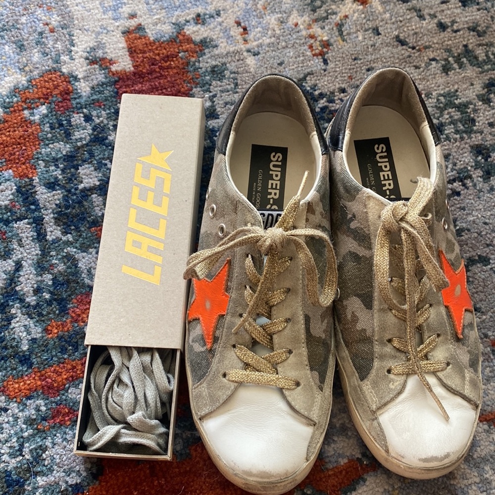 Golden Goose Superstar Sneaker, Size 40-2 sets of laces. Good used condition